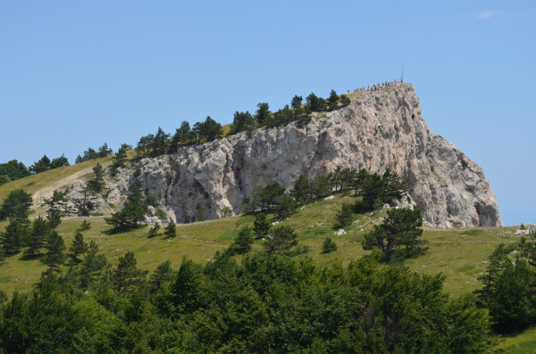 Вид на Ай-Петри с соседней вершины
